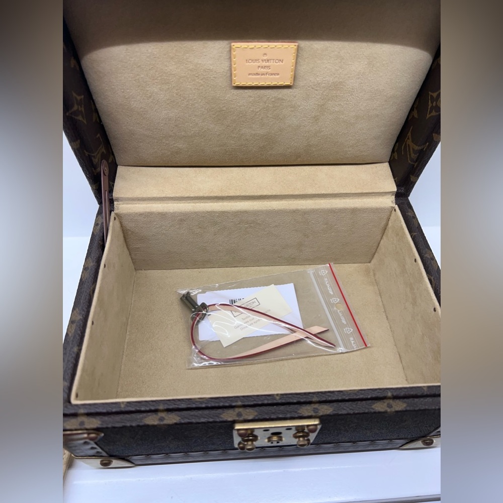 Louis Vuitton Coffret Tresor 24 - Picture 6 of 8